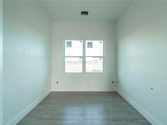 5th image of 2502 Slaton Cir NE