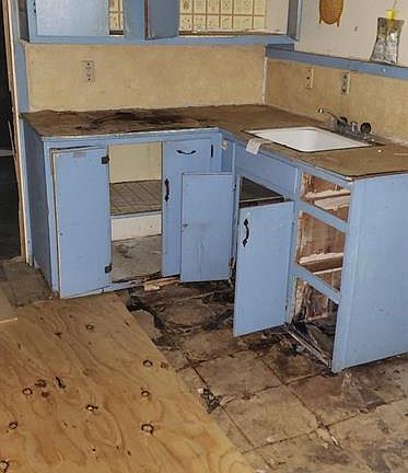 3rd image of 118 S Cook Ave
