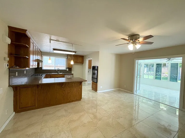 23370 Schoolcraft St — Photo 28