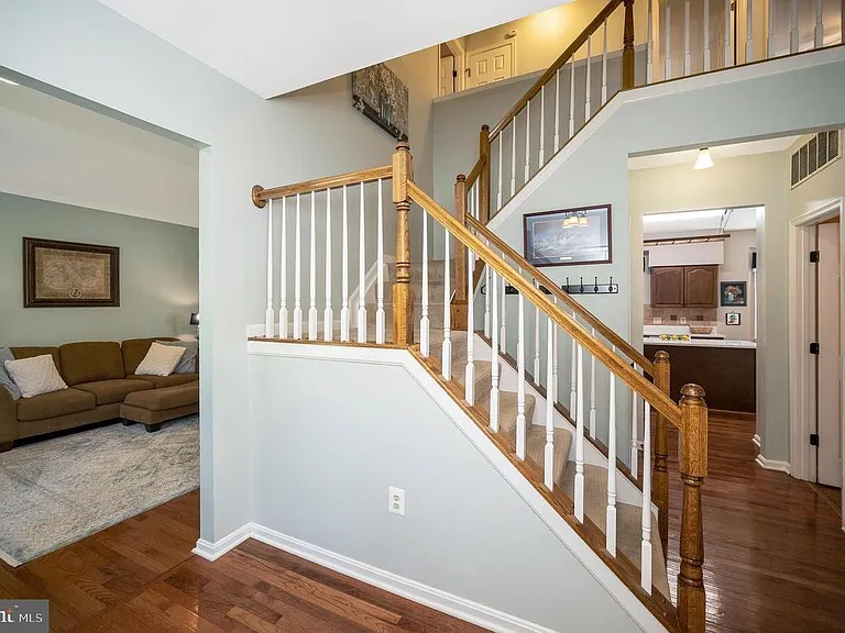 64 Blossom Wood Ct — Photo 24