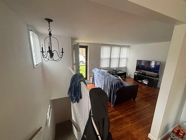 426 Hillcrest Dr — Photo 9