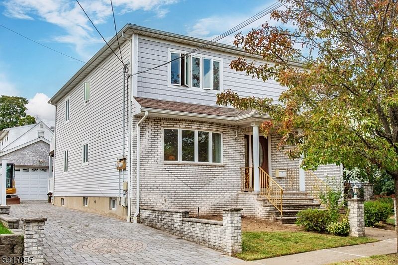 1st image of 25 Dell Glen Ave