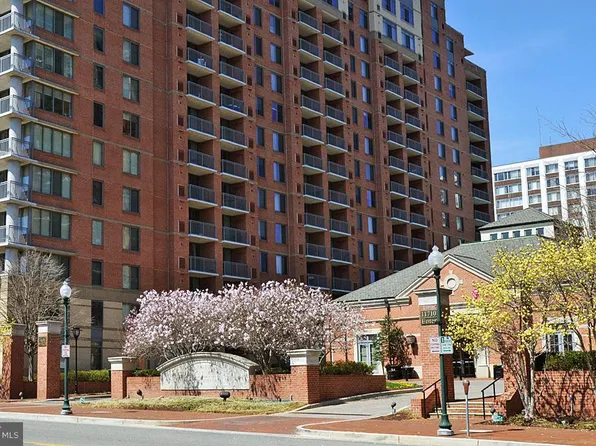 11710 Old Georgetown Rd APT 230, North Bethesda, MD 20852