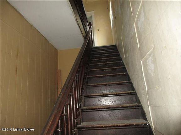 2nd image of 2317 Montgomery St