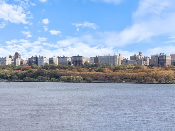 302 The Promenade image 12 of 48