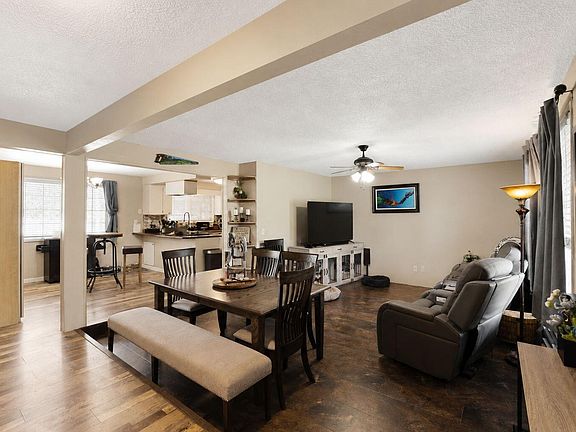 3rd image of 1031 Temple Dr