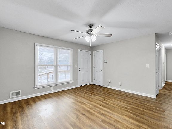 4th image of 5509 Logwood Ave
