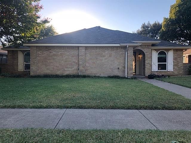 1st image of 513 Brookfield Dr