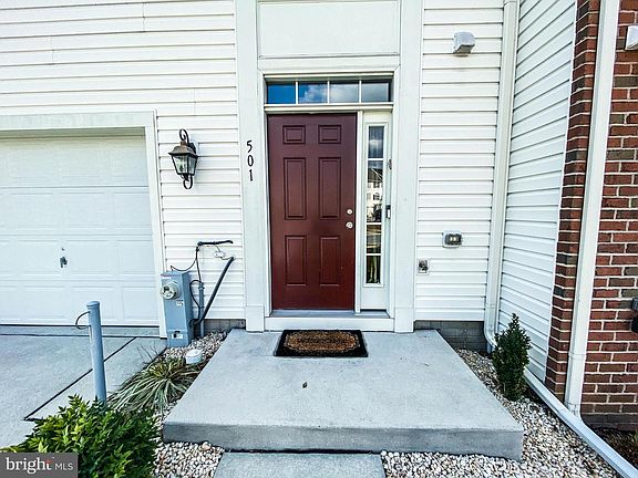 5th image of 501 Rainier Ct
