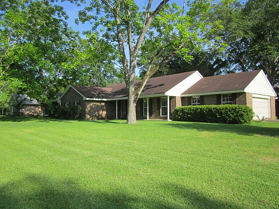 3rd image of 4 Wood Grove Cir