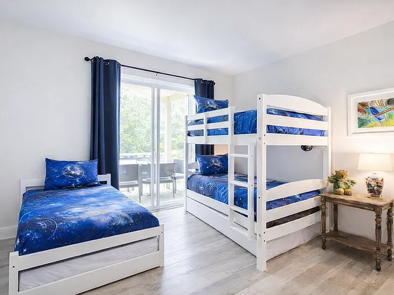 bunk room with trundle