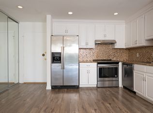 102 Scholz Plz PENTHOUSE 37, Newport Beach, CA 92663