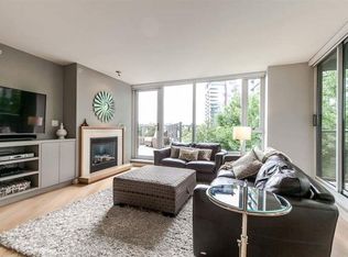 8 Smithe Mews #TOWNHOUSE, Vancouver, BC V6B0A5