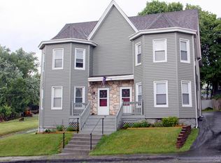42 Oak St, Walden, NY 12586