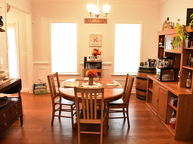 526 Monticello Cir — Photo 7