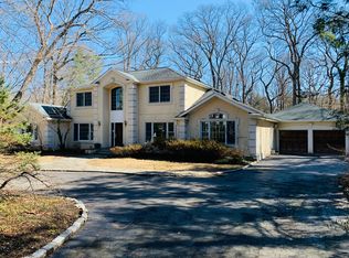 16 Tall Tree Ct, Cold Spring Harbor, NY 11724