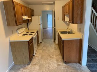 19 Riveredge Dr, Winsted, CT 06098