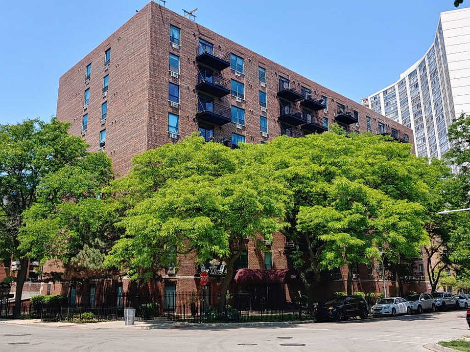 1st image of 3900 N Pine Grove Ave APT 610