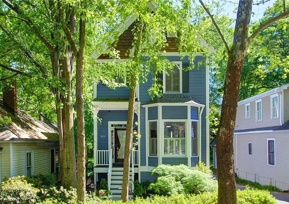 2nd image of 383 Cherokee Pl SE