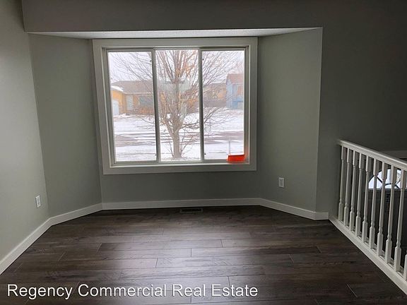 5th image of 805 Lois Ln