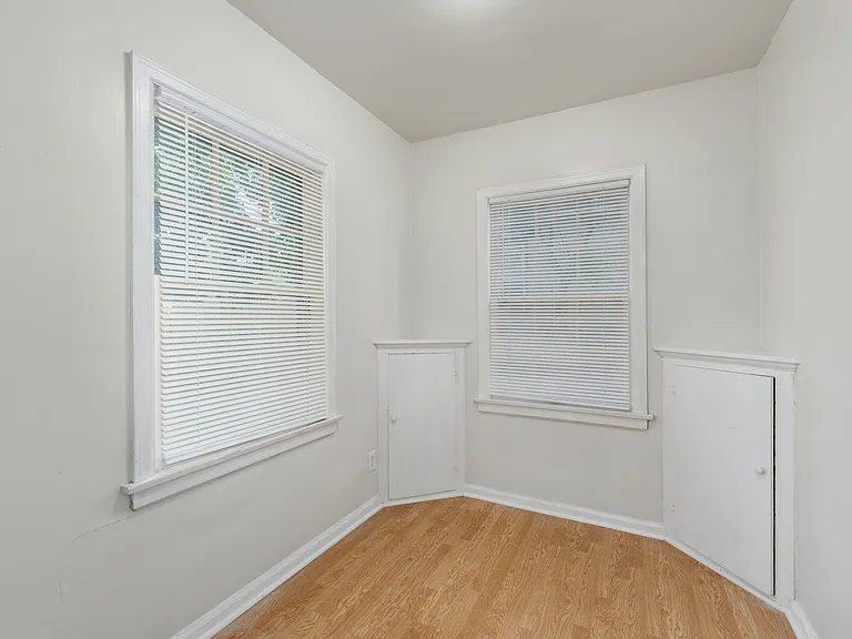 141 N Bleckley Dr — Photo 10
