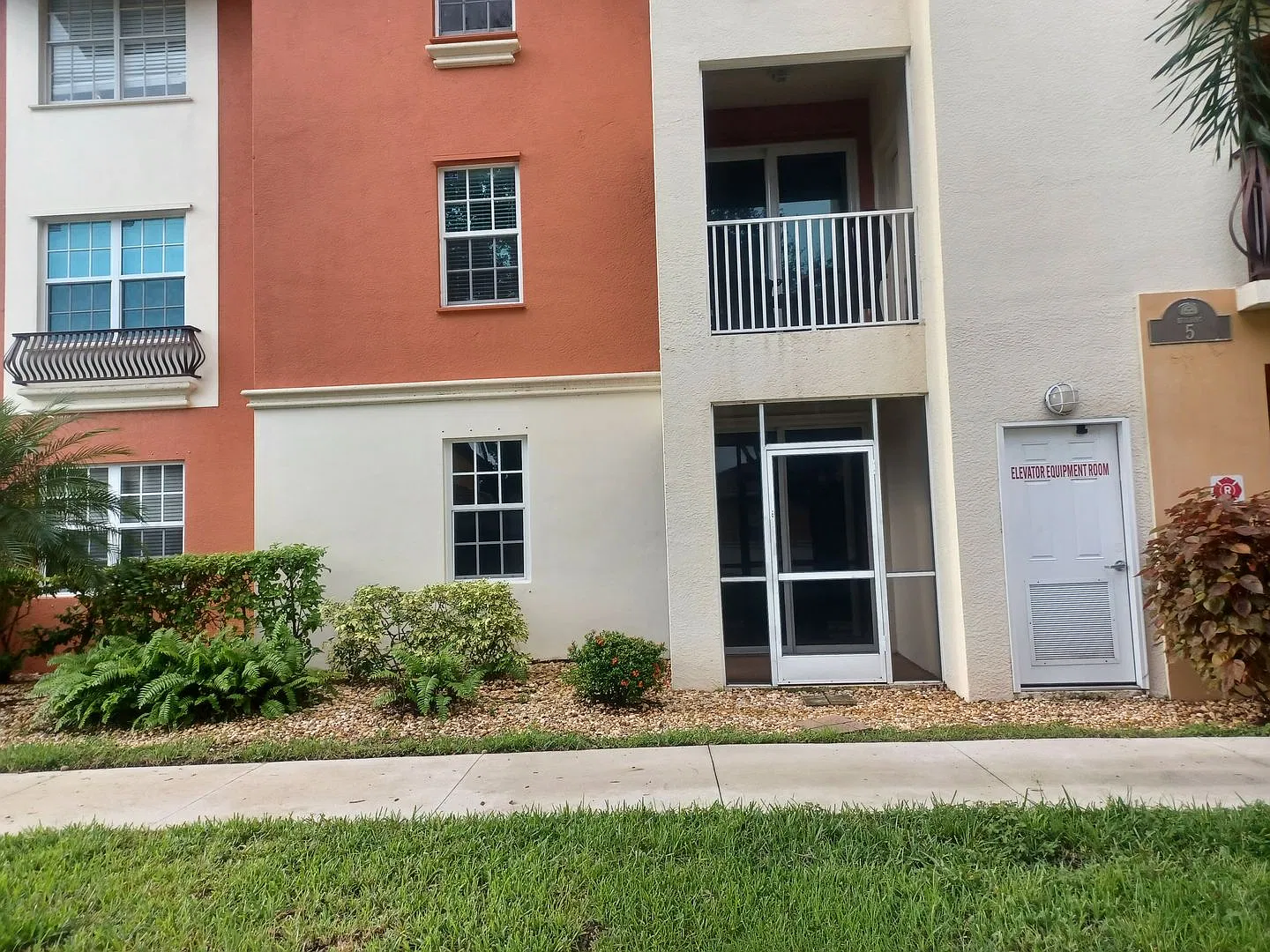 Available Now: Gated Community With Fabulous Amenities: First Floor / End Unit 2 Bedroom / 2 Bath... — Photo 2