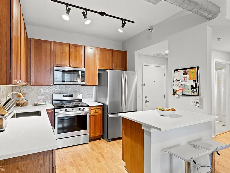 909 W Washington Blvd #411 — Photo 2