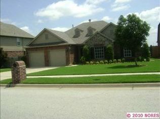 1905 N 8th St, Broken Arrow, OK 74012