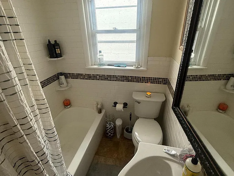 1521 Montrose St — Photo 14