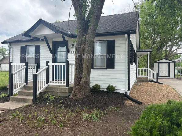 213 W Allison St, Andover, KS 67002