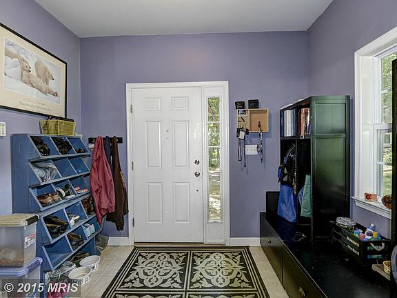 3rd image of 605 Dubois Ct