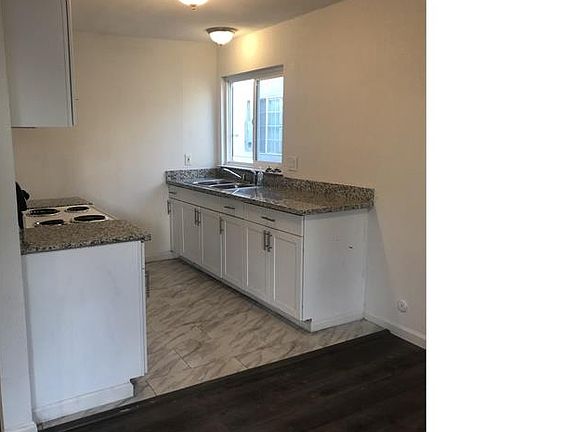 2nd image of 1558 Crucero Dr APT 4