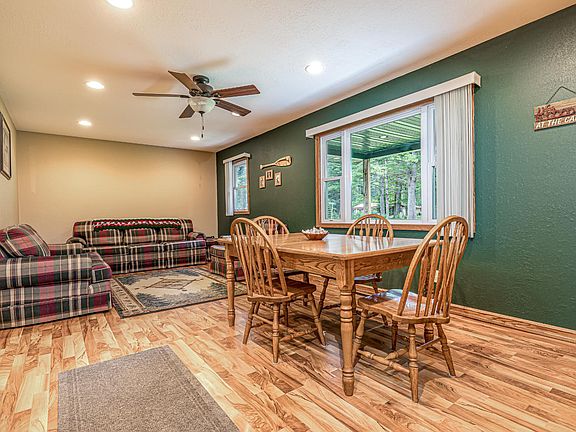 5th image of 1139 Lullaby Ln E