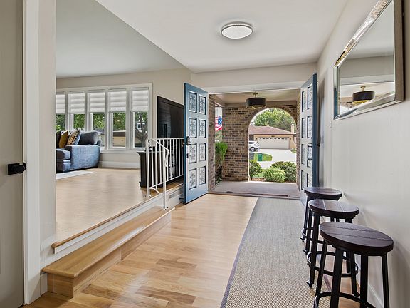 3rd image of 12135 Venetian Way