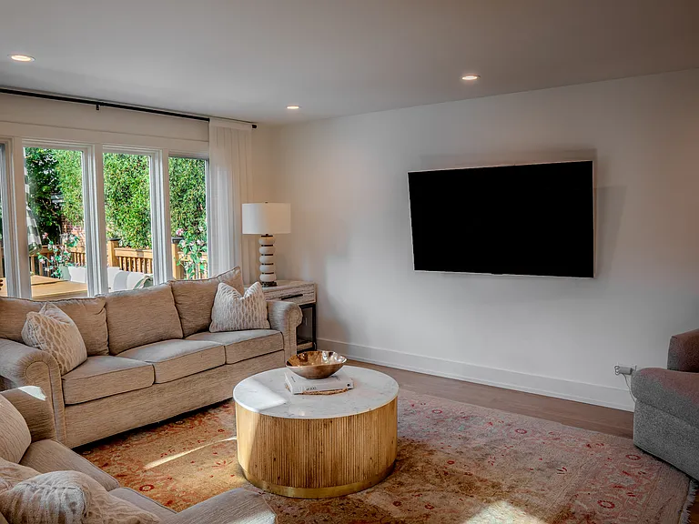 4738 W Pratt Ave — Photo 5