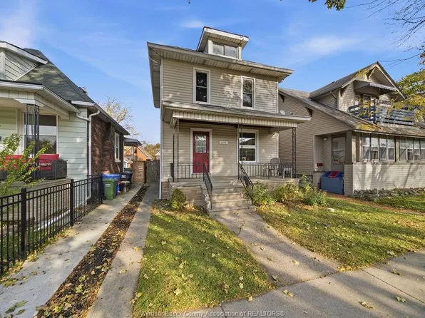 1046 Lincoln Rd, Windsor, ON N8Y 2H4