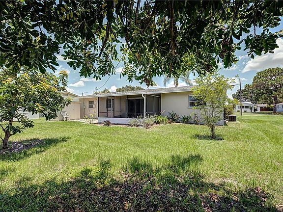 5th image of 1772 Banyan Dr