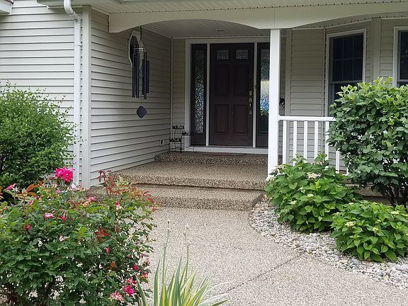 2nd image of 5780 Paradise Ln
