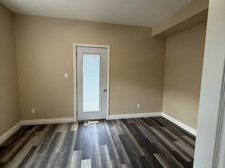 33 Concord Ave — Photo 11
