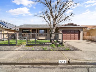 1045 Angler Ln, Grants Pass, OR, 97527