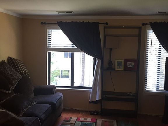 5th image of 22 Brassie Ct