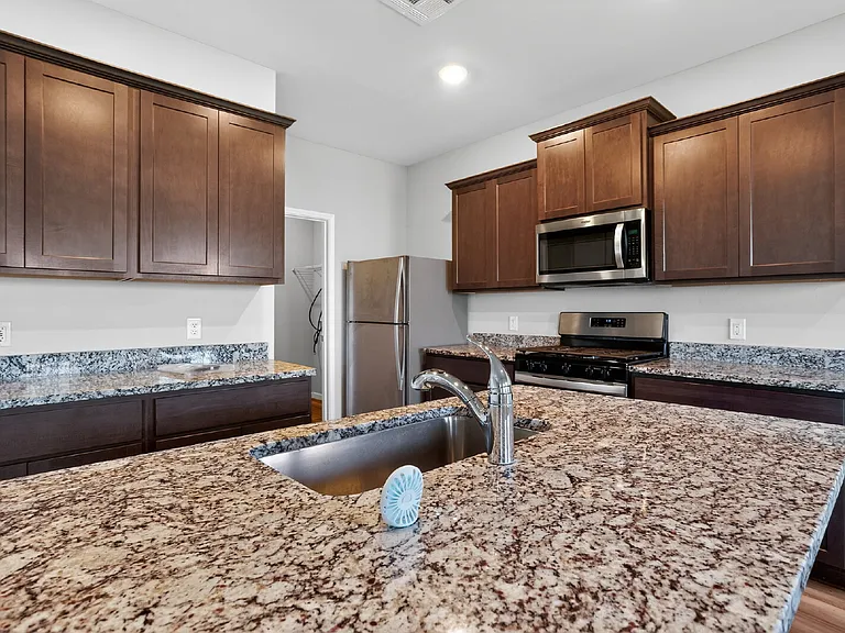 1712 Amaranth Ln — Photo 15