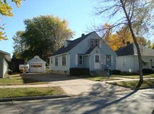2002 N Superior St, Appleton, WI 54911