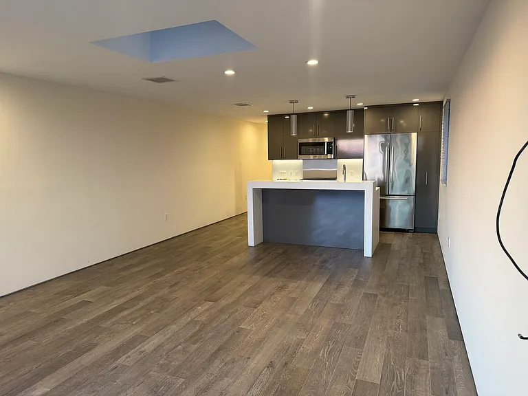 1309 S Ocean Front Walk #A — Photo 7