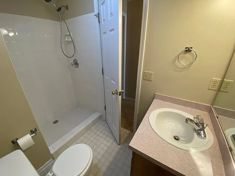 24 Neptune Dr — Photo 40