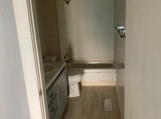 817 1/2 E 14th St, Davenport, IA