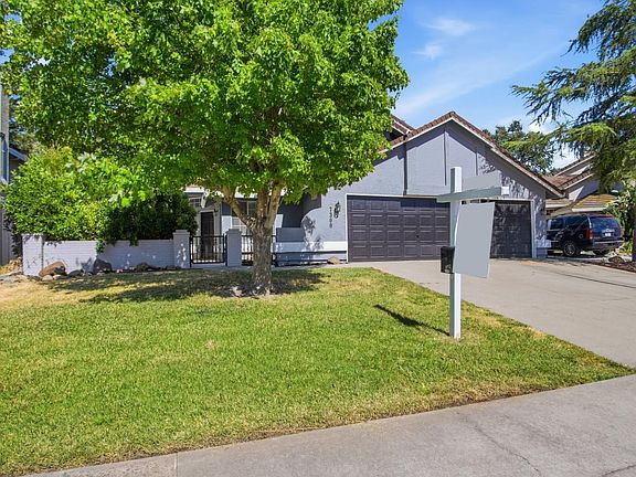 3rd image of 7300 Saltgrass Way