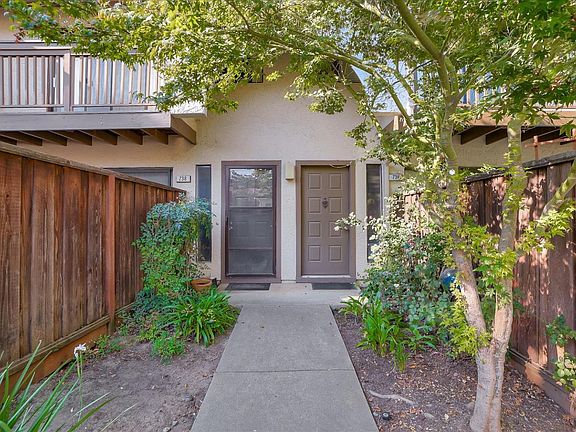 2nd image of 738 Williamsburg Way