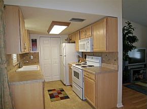 2nd image of 985 Lovell Dr