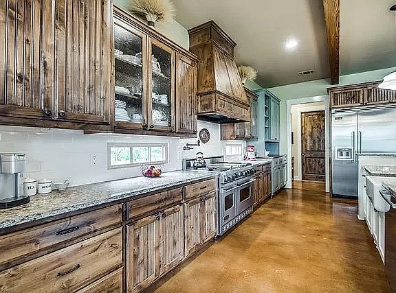 5th image of 1207 Breeze Way